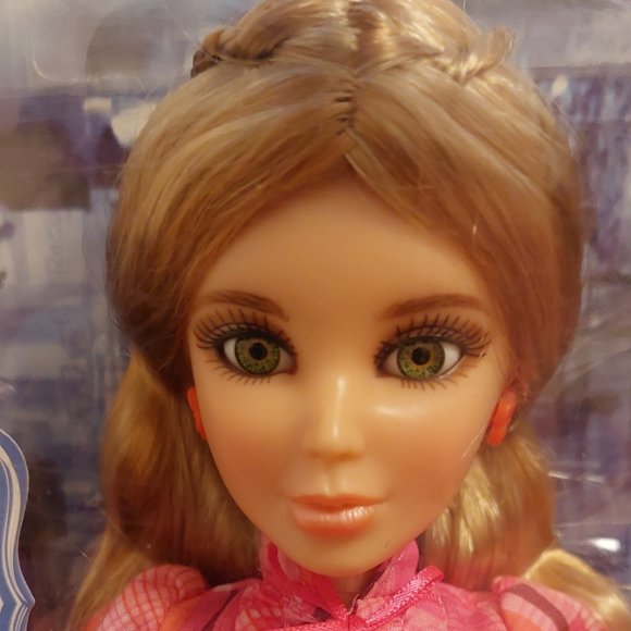 LIV SCHOOL'S OUT HAYDEN - Picture 2 of 5